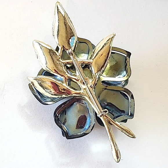 VINTAGE OIL SLICK LAYERED FLOWER BROOCH - BLUE, GREEN, PURPLE - Picture 3 of 5
